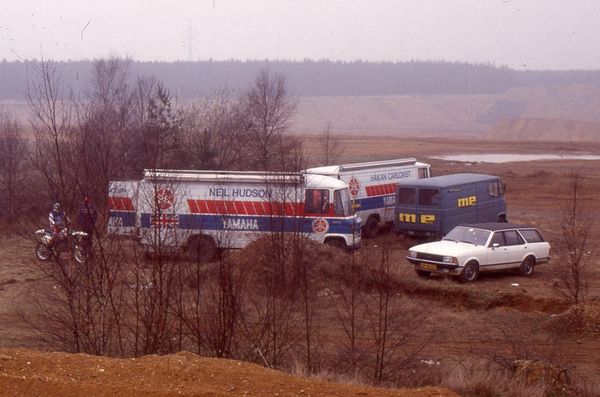 Vuoden 1980 kuljetuskalustoa Genkissä